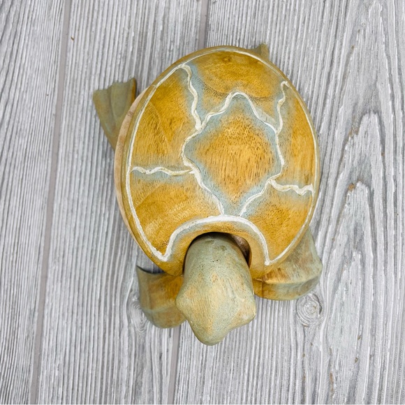 Wooden carved painted turtle trinket box storage box tropical sea turtle - Picture 5 of 15